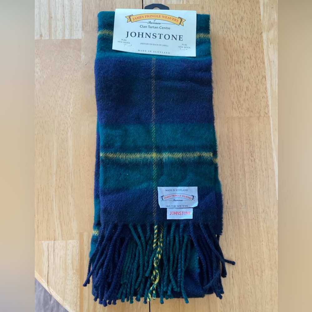 James Pringle Weaver Johnstone Wool Scraf Made in Scotland New with tags